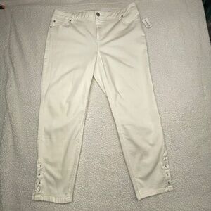 Brand: Dressbarn W62 Size:16 W Color:White